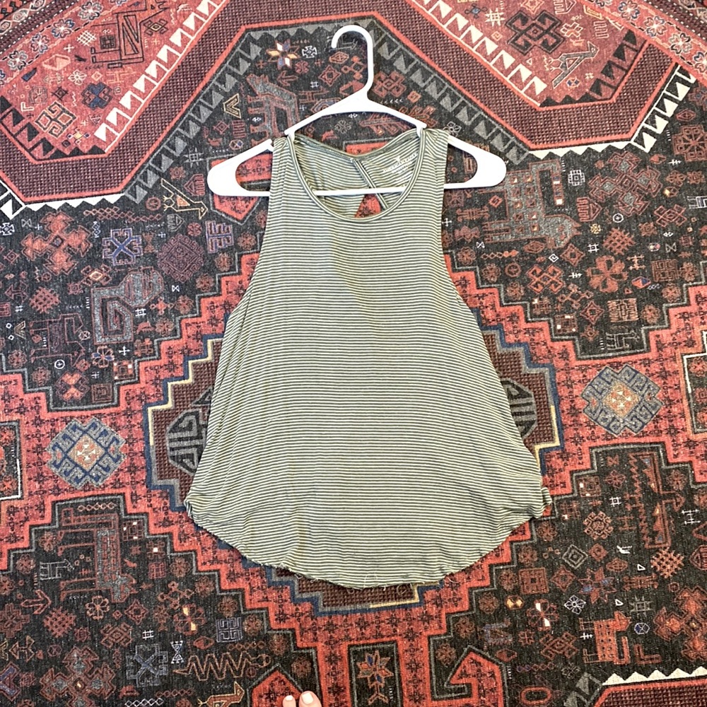 American Eagle - tank top - sz 4- distressed hem- peek a boo back